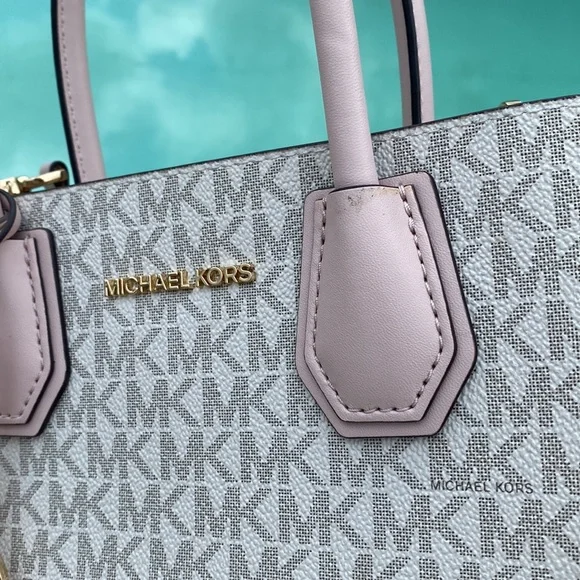 Michael Kors messenger bag - Picture 6 of 9